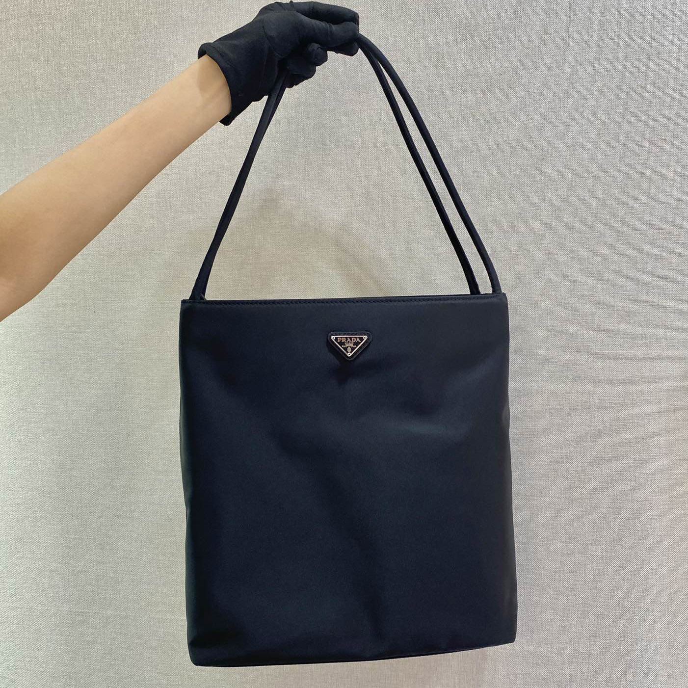 Pra*a shopping bags